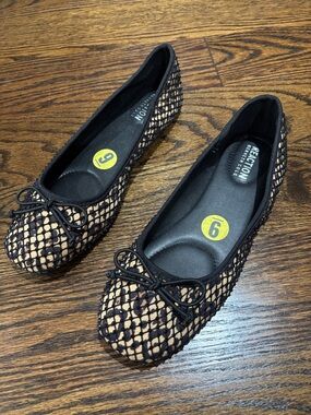 Kenneth Cole Reaction Black Mesh & Tan Ballet Flats
